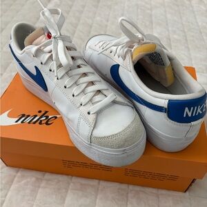 Nike W Blazer Low Platform sneakers, Sz 8